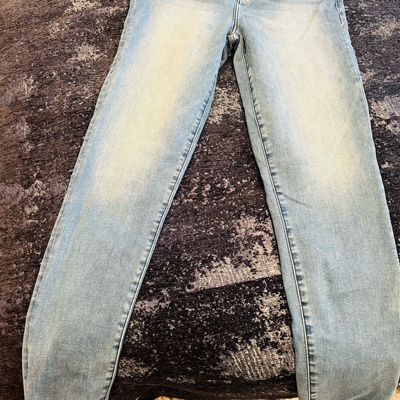 Stylish Light Blue Denim Jeans - Picture 3 of 3